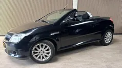 Zwart Gebruikt 2004 Opel Tigra Cosmo Cabriolet | € 2.250 (Eerlijke prijs)