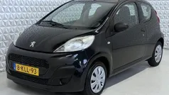 Zwart Gebruikt 2013 Peugeot 107 Access Hatchback | € 2.499 (Eerlijke prijs)