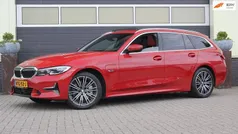 Rood Gebruikt 2022 BMW 330e Luxury Line Stationwagen | € 27.900 (Super prijs)