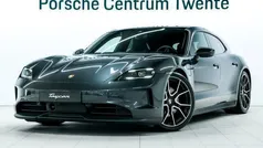 Vulkaangrijs metallic Gebruikt 2024 Porsche Taycan Sport Turismo Sedan | € 99.900 (Eerlijke prijs)