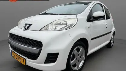 Occasion Peugeot 107 Premium 68 PK (50 kW) 2011 Hatchback