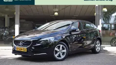 Zwart Gebruikt 2015 Volvo V40 Kinetic Stationwagen | € 14.990 (Eerlijke prijs)