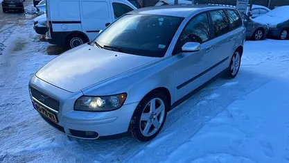 Grijs (metallic) Gebruikt 2004 Volvo V50 Summum Stationwagen | € 2.250 (Goede deal)