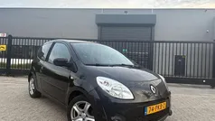 Zwart Gebruikt 2011 Renault Twingo Dynamique Hatchback | € 1.899 (Eerlijke prijs)