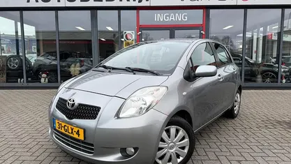 Occasion Toyota Yaris Sol 87 PK (63 kW) 2008 Grijs Hatchback
