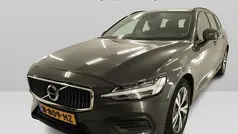 Gebruikt 2021 Volvo V60 Momentum Stationwagen | € 28.399 (Super prijs)