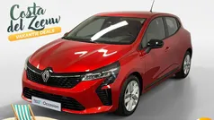 Gebruikt 2024 Renault Clio V Evolution Hatchback | € 19.935 (Eerlijke prijs)
