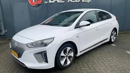 Occasion Hyundai Ioniq Comfort 88 kW (120 PK) 2018 Wit Hatchback