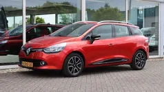 Rood Gebruikt 2015 Renault Clio GrandTour Expression Stationwagen | € 5.750 (Eerlijke prijs)