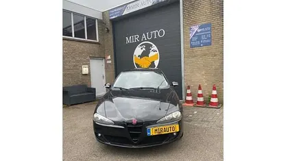 Zwart Gebruikt 2006 Alfa Romeo 147 Distinctive Hatchback | € 999 (Eerlijke prijs)