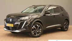 Zwart Gebruikt 2022 Peugeot e-2008 Allure SUV | € 19.595 (Eerlijke prijs)