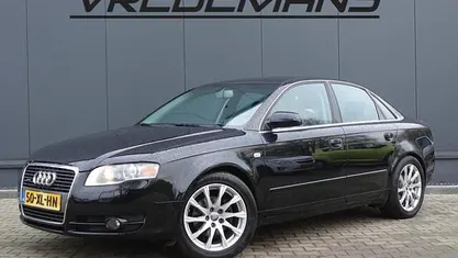 Zwart Gebruikt 2007 Audi A4 S-Line Sedan | € 2.950 (Eerlijke prijs)