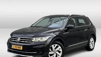 Zwart Gebruikt 2020 VW Tiguan Business+ SUV | € 26.950 (Goede deal)