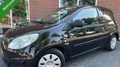 Gebruikt 2007 Renault Twingo Authentique Hatchback | € 1.444 (Eerlijke prijs)