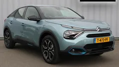 Blauw, metallic lak Gebruikt 2023 Citroën e-C4 Feel SUV | € 17.945 (Goede deal)