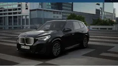 Saphirschwarz Nieuw 2025 BMW iX1 M Sport SUV | € 55.504 (Super prijs)