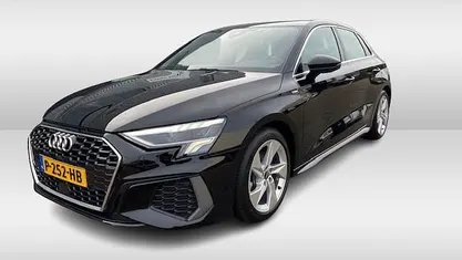Zwart Gebruikt 2022 Audi A3 Sportback S-Line Hatchback | € 30.950 (Eerlijke prijs)