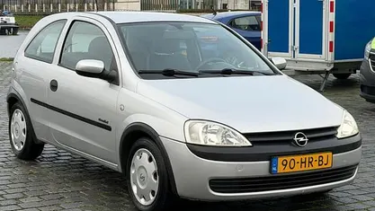 Grijs Gebruikt 2001 Opel Corsa Comfort Hatchback | € 1.249 (Eerlijke prijs)