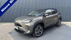 Bruin Gebruikt 2022 Toyota Yaris Cross Executive SUV | € 28.950 (Eerlijke prijs)
