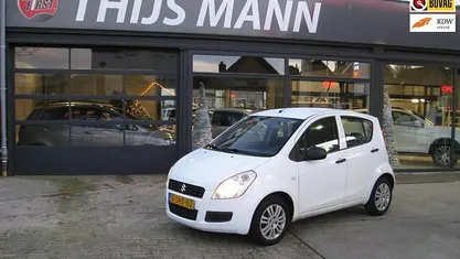 Wit Gebruikt 2011 Suzuki Splash Hatchback | € 3.650 (Eerlijke prijs)