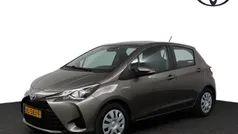 Grijs Gebruikt 2018 Toyota Yaris Hybrid Comfort Hatchback | € 15.400 (Eerlijke prijs)