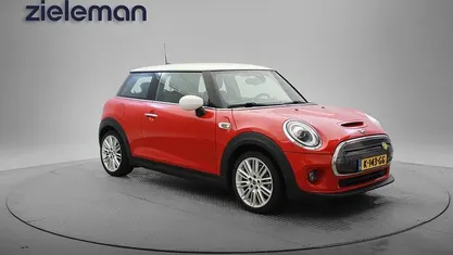 Occasion Mini Cooper Essential 135 kW (184 PK) 2020 Rood Hatchback