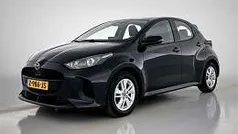 Zwart Gebruikt 2024 Mazda 2 Center-Line Hatchback | € 24.795 (Eerlijke prijs)