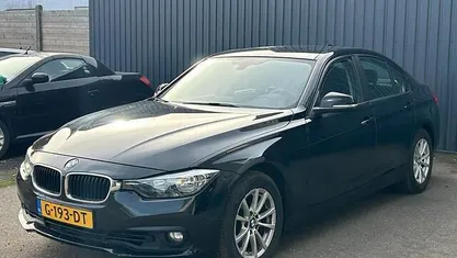 Occasion 2015 BMW 318 Sedan | € 6.995 (Eerlijke prijs)