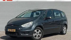Grijs, metallic lak Gebruikt 2007 Ford S-MAX S MPV | € 1.748 (Goede deal)