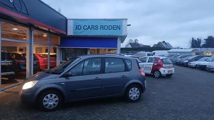 Grijs Gebruikt 2006 Renault Scénic II Luxe MPV | € 975 (Eerlijke prijs)