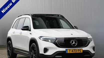 Wit Occasion 2022 Mercedes EQB300 AMG line SUV | € 34.500 (Eerlijke prijs)