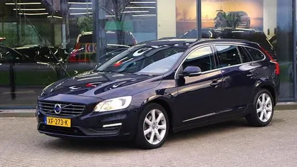Blauw Gebruikt 2016 Volvo V60 Momentum Stationwagen | € 9.950 (Eerlijke prijs)