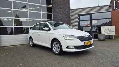 Wit Gebruikt 2021 Skoda Fabia Ambition Hatchback | € 11.750 (Eerlijke prijs)