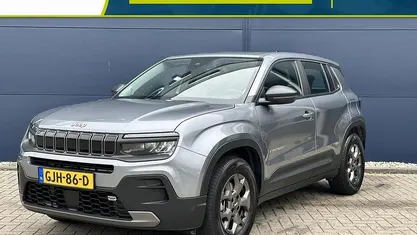 Grijs Occasion 2024 Jeep Avenger Longitude SUV | € 30.085 (Eerlijke prijs)