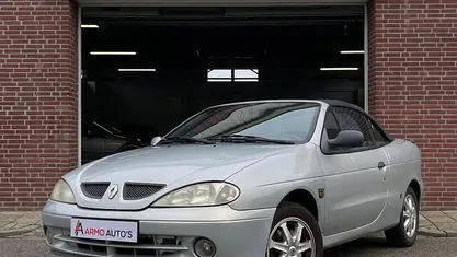 Occasion Renault Mégane 107 PK (78 kW) 2000 Grijs Cabriolet