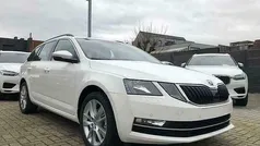 Wit Gebruikt 2019 Skoda Octavia Stationwagen | € 23.900 (Eerlijke prijs)