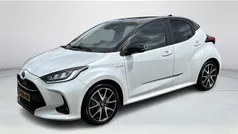 Wit Gebruikt 2020 Toyota Yaris Hybrid Executive Hatchback | € 22.900 (Eerlijke prijs)