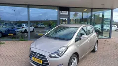 Grijs, metallic lak Gebruikt 2018 Hyundai ix20 MPV | € 12.950 (Super prijs)
