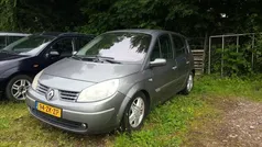 Grijs Gebruikt 2004 Renault Scénic II Luxe MPV | € 550 (Goede deal)