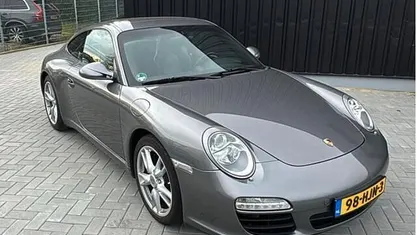 Grijs (metallic) Gebruikt 2009 Porsche 911 Carrera Coupé | € 54.600 (Eerlijke prijs)