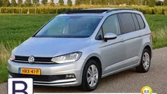 Grijs, metallic lak Gebruikt 2019 VW Touran Comfortline MPV | € 24.995 (Eerlijke prijs)