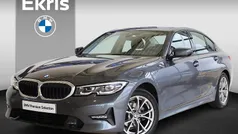 Grijs Gebruikt 2022 BMW 318 Executive Sedan | € 29.750 (Super prijs)