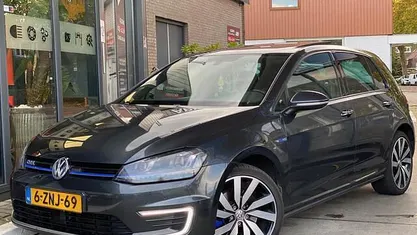 Occasion 2015 VW Golf VII GTE Hatchback | € 9.950 (Eerlijke prijs)