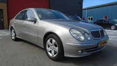 Grijs Gebruikt 2004 Mercedes E240 Avantgarde Sedan | € 4.750 (Eerlijke prijs)