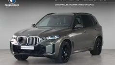 Manhattan metallic (groen metallic) Gebruikt 2025 BMW X5 M Sport SUV | € 97.950 (Super prijs)