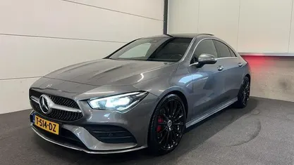 Grijs Occasion 2019 Mercedes CLA220 Premium Plus Sedan | € 34.950 (Eerlijke prijs)