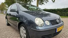 Blauw Gebruikt 2003 VW Polo Hatchback | € 999 (Eerlijke prijs)