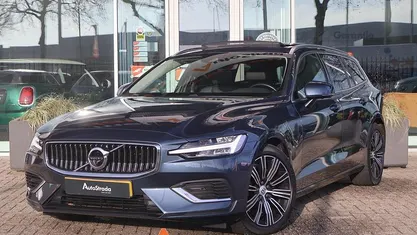 Blauw (metallic) Gebruikt 2020 Volvo V60 Inscription Stationwagen | € 27.700 (Eerlijke prijs)