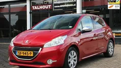 Rood Gebruikt 2014 Peugeot 208 Allure Hatchback | € 4.950 (Eerlijke prijs)