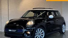 Zwart Gebruikt 2017 Mini Cooper Business Hatchback | € 14.950 (Eerlijke prijs)